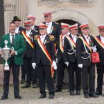Knig mit Pokal